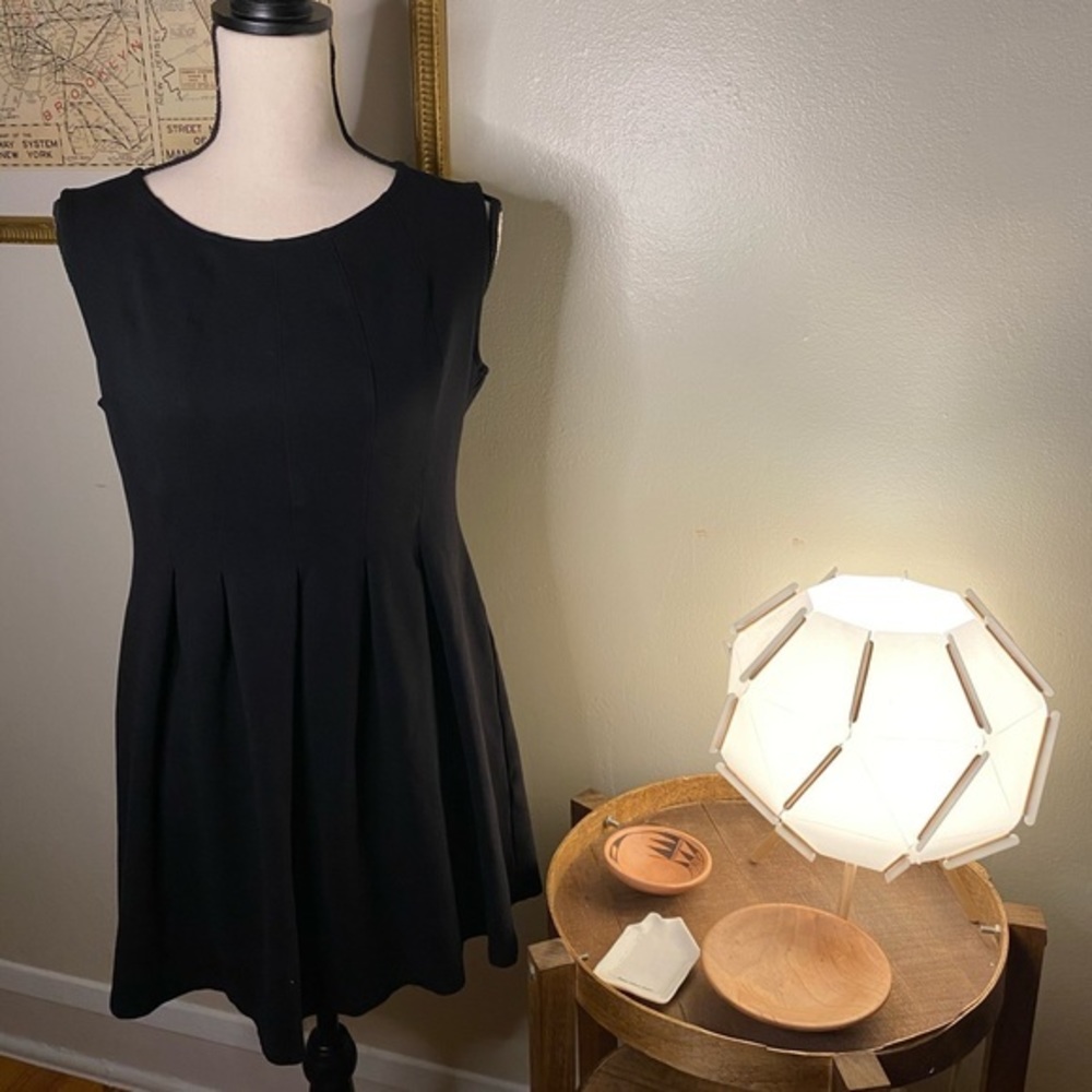 Monteau Los Angeles Black Pleated Skirt Dress
